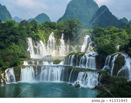 中国広西壮族自治区・徳天瀑布 / Detian Waterfall, Guangxi, China 41331945
