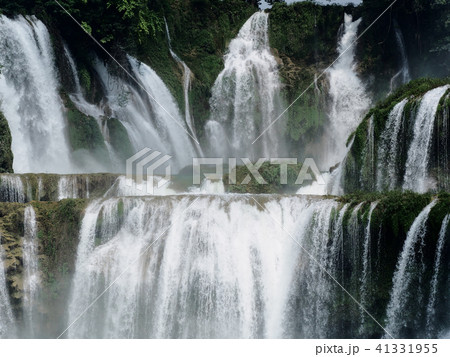 中国広西壮族自治区・徳天瀑布 / Detian Waterfall, Guangxi, China 41331955
