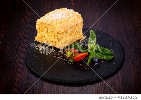 Napoleon layered cake 41334355