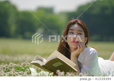 Taking a rest a sunny day  41339394
