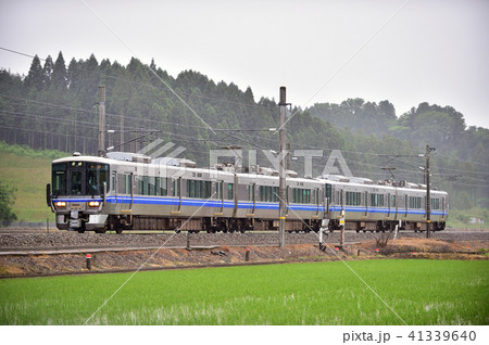 北陸本線　牛ノ谷－大聖寺　JR西日本　521系　G15編成（金沢）＋521系　G18編成（金沢） 41339640