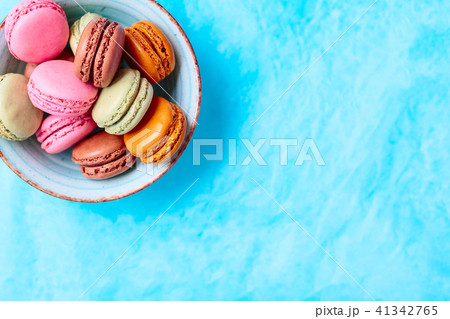 Cake macaron or macaroon bowl top view Cake macaron or macaroon bowl top view 41342765