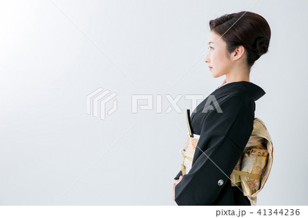 黒留袖の女性 41344236