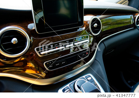 Climate control in car. 41347777