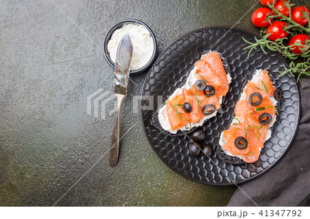 salmon sandwich with cream cheese 41347792