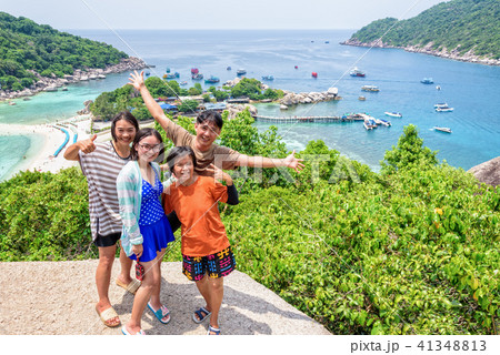Thai tourists at Koh Nang Yuan island Thai tourists at Koh Nang Yuan island 41348813