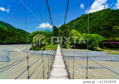 (静岡県)奥大井川にかかる、両国吊橋 (静岡県)奥大井川にかかる、両国吊橋 41352639