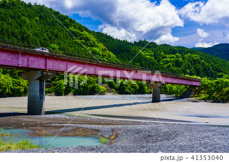 (静岡県)奥大井川根両国の赤い鉄橋道路 (静岡県)奥大井川根両国の赤い鉄橋道路 41353040
