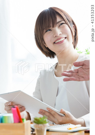 働く女性 働く女性 41353203
