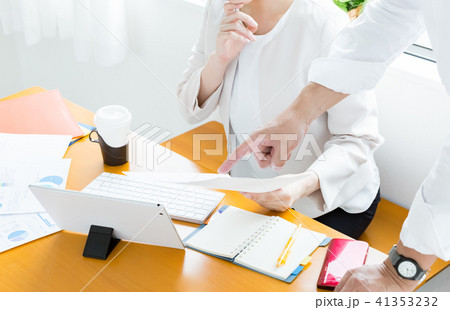 働く女性 働く女性 41353232