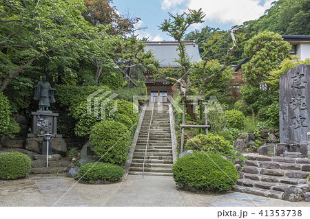 久成寺の境内（鎌倉市植木） 41353738