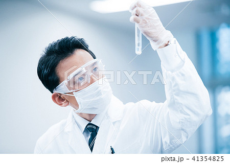 白衣の男性 研究 白衣の男性 研究 41354825