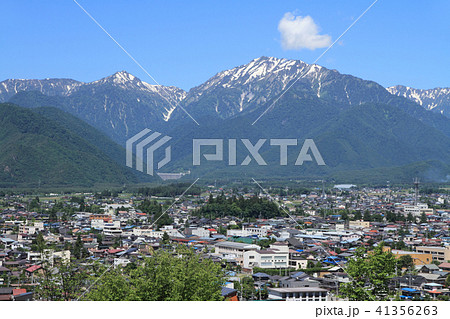 初夏の北アルプス山麓 長野県大町市 初夏の北アルプス山麓 長野県大町市 41356263