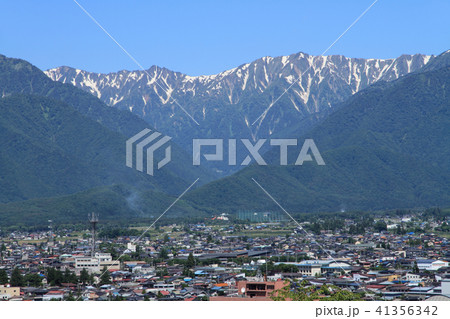 初夏の北アルプス山麓 長野県大町市 初夏の北アルプス山麓 長野県大町市 41356342