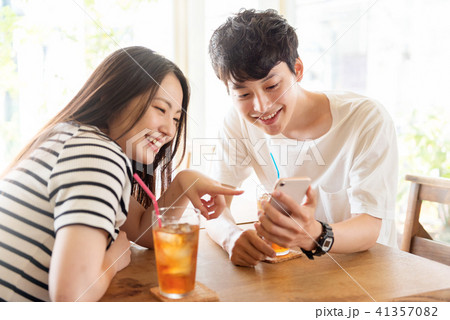 カフェの男女 カフェの男女 41357082