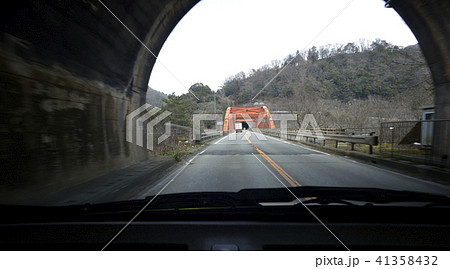 トンネル　国道173号線　車から　ワイド 41358432