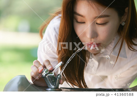 Taking a rest a sunny day 41360588