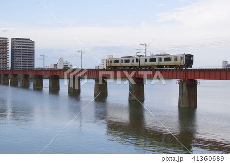 大淀川を渡る日豊線普通列車 41360689