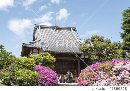 西日暮里にある経王寺の本堂(東京都荒川区) 西日暮里にある経王寺の本堂(東京都荒川区) 41366228