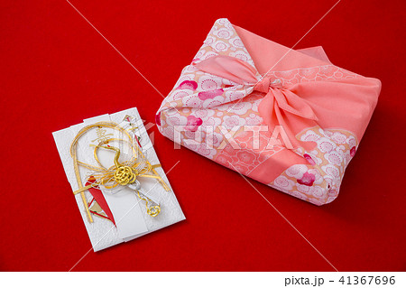 ご祝儀と引き出物 ご祝儀と引き出物 41367696