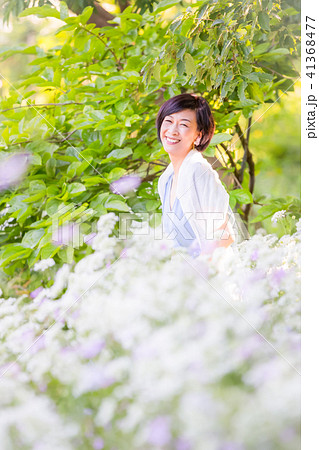 バラ園 花 花園 女性 バラ園 花 花園 女性 41368477