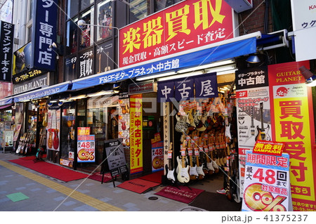 5月　神田駿河台10お茶の水楽器店街 41375237