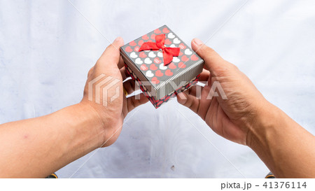 Gift happy box for surprise on white background 41376114