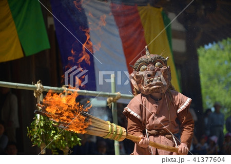 朝光寺の鬼追踊　赤鬼　兵庫県加東市 41377604