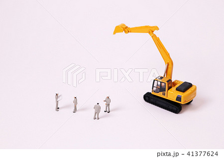 作業員 工事 ショベルカー 重機 41377624
