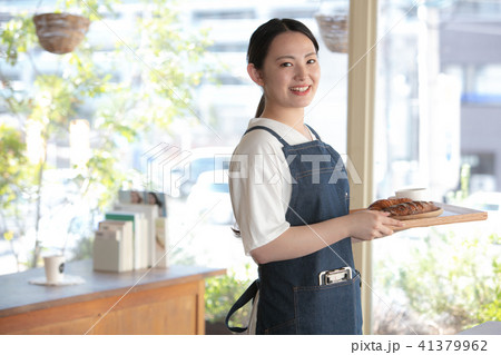 カフェ店員 女性 カフェ店員 女性 41379962