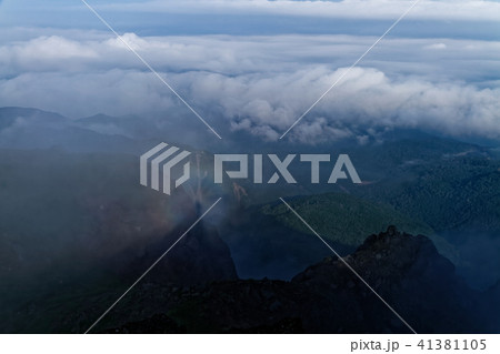 日光白根山の登りから見るブロッケンと雲海 日光白根山の登りから見るブロッケンと雲海 41381105