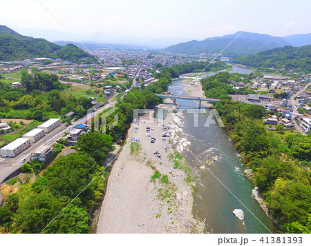 上空から眺めた「親鼻橋」〜ドローンで空撮(埼玉県秩父郡長瀞町長瀞・皆野町下田野) 上空から眺めた「親鼻橋」〜ドローンで空撮(埼玉県秩父郡長瀞町長瀞・皆野町下田野) 41381393