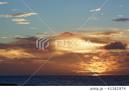 南国 モルディブ　モルジブ　海　ハワイ　夏　海外　水上ヴィラ　結婚式 砂浜 41382974