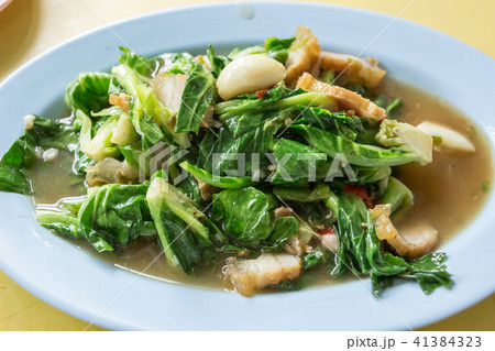 タイ料理：野菜豚　ニンニク　炒め物　オイスターソース 41384323