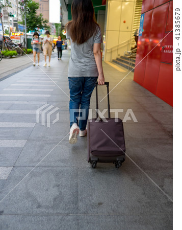 バックパッカー 観光客 ツーリスト 41385679