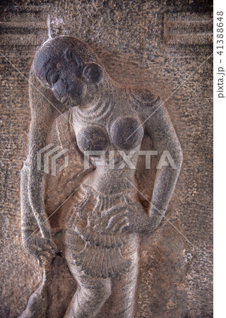Carved idol on the wall of Brihadishvara Temple 41388648