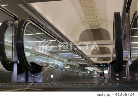 動く歩道 41396724