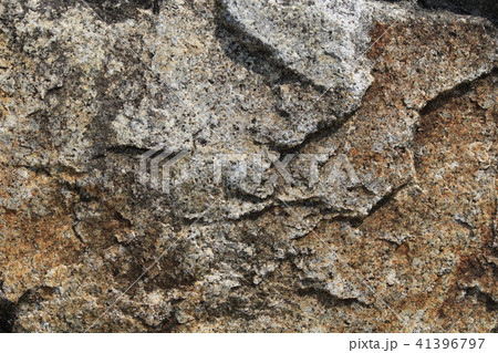 荒い岩肌 41396797