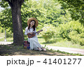 演奏 公園 若い女性 41401277