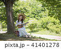 演奏 公園 若い女性 41401278
