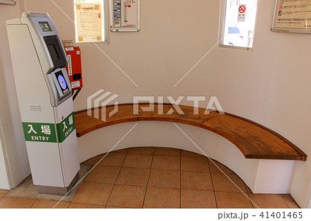 八高線松久駅の駅舎(3) 41401465