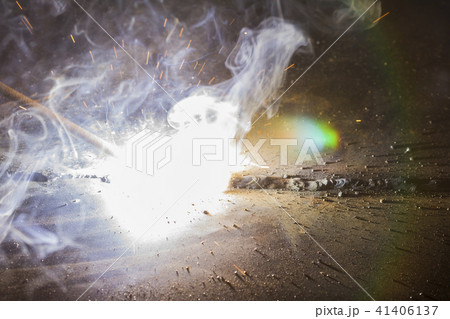 SMAW – Shielded metal arc welding. SMAW – Shielded metal arc welding. 41406137