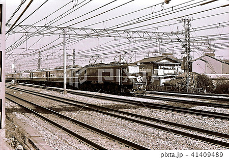 昭和58年　お召機関車EF5861牽引特急踊り子　東神奈川 41409489