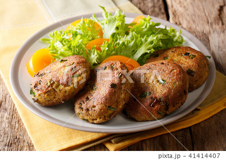 Fish cake patties of canned tuna 41414407
