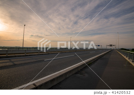 利根川　昭和橋　夕景　橋上　群馬県方面 41420532