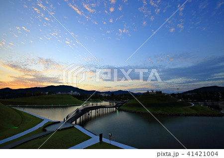 池 雲 夕焼け 41421004