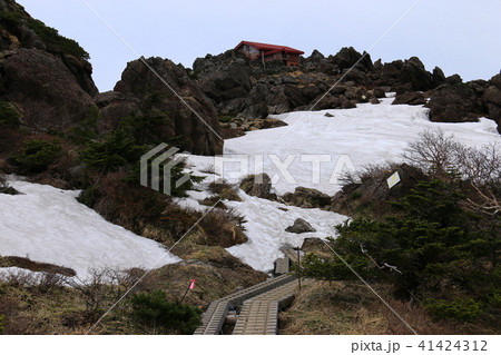 早池峰山 山頂への道 避難小屋と早池峰神社 早池峰山 山頂への道 避難小屋と早池峰神社 41424312
