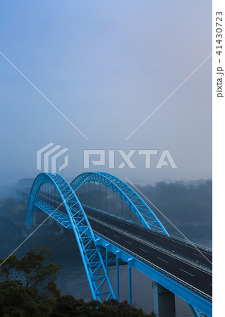 新西海橋　夜明けの朝もや　【長崎県西海市】 41430723