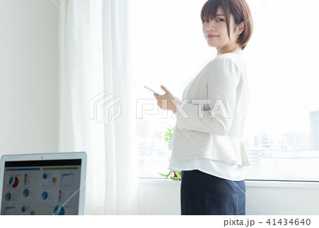 働く女性 41434640
