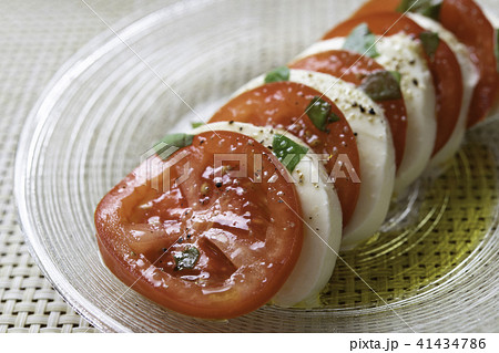 トマトとモッツァレラチーズのカプレーゼ 41434786